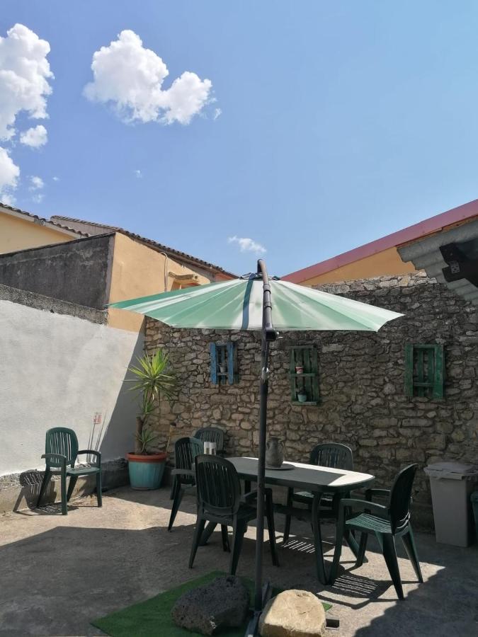 Domus De Jara - Casa Montis Apartment Baradili Luaran gambar
