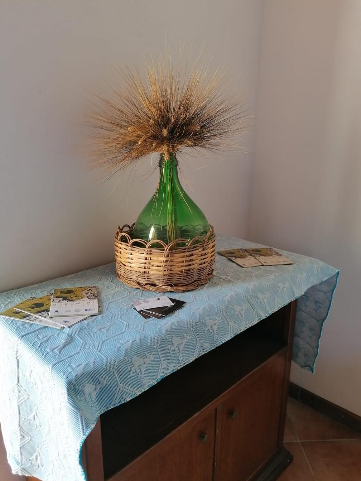 Domus De Jara - Casa Montis Apartment Baradili Bilik gambar